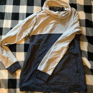 Long sleeve t short w/ neck collar